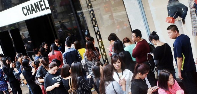 chanel-queuingup-a