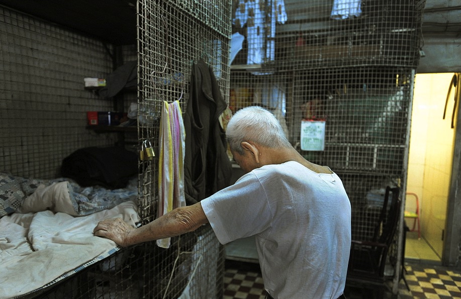 article-2558403-1B72CEC000000578-514_964x643